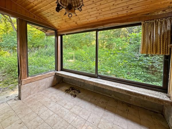 Maison à rénover à vendre de 6 pièces sur un terrain protégé de 3314m2
