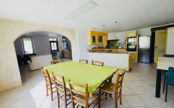 Maison à vendre    6 pièces •  Saint-Donat-sur-l'Herbasse