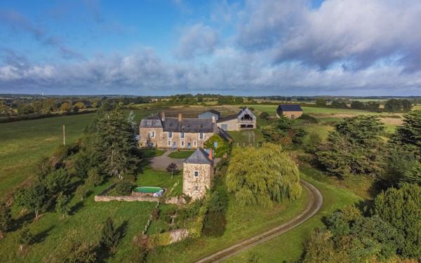 Maison à Évron, 53600 - 9 pièces 295m²