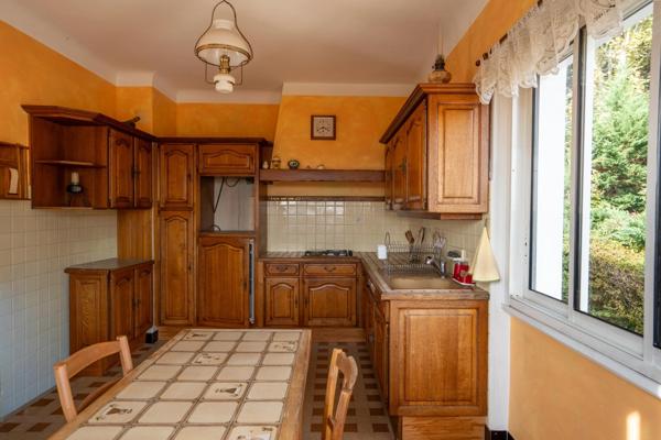 BEYNOST propriété de 223.7m2 habitable avec vue panoramique sur 1800m2 de terrain à vendre  (01)