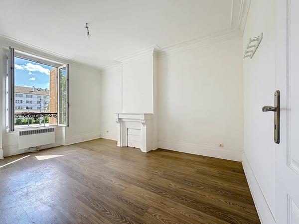 Appartement
         3 pièces
        - 51 m² 157 000 € *