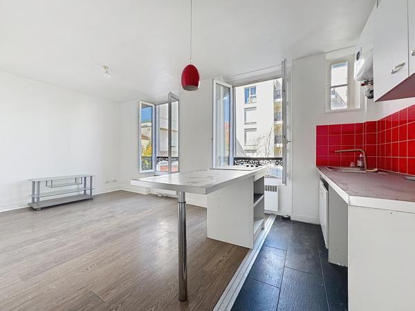 Appartement
         3 pièces
        - 51 m² 157 000 € *