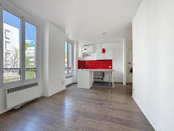 Appartement
         3 pièces
        - 51 m² 157 000 € *