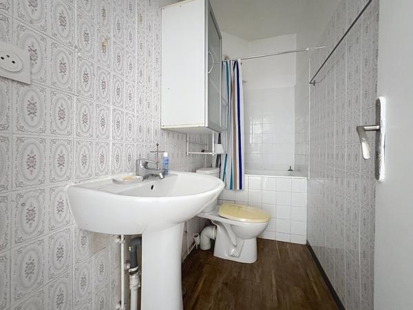 Appartement
         3 pièces
        - 51 m² 157 000 € *