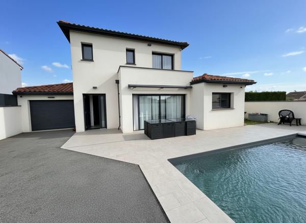 Maison 5 pièce(s) 1365m2 de 2021 avec garage et piscine