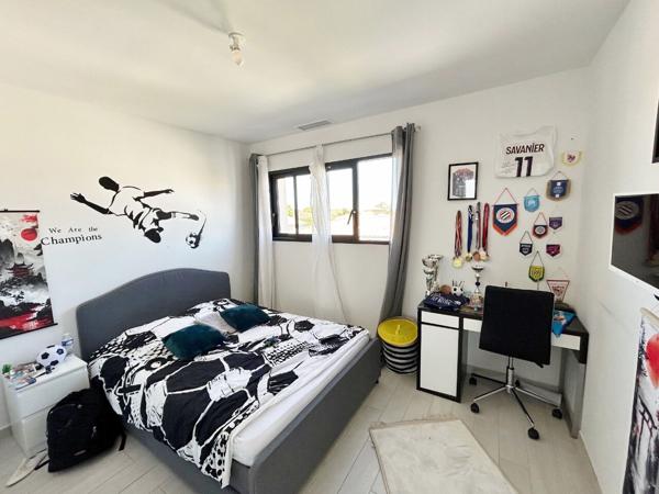 Maison 5 pièce(s) 1365m2 de 2021 avec garage et piscine