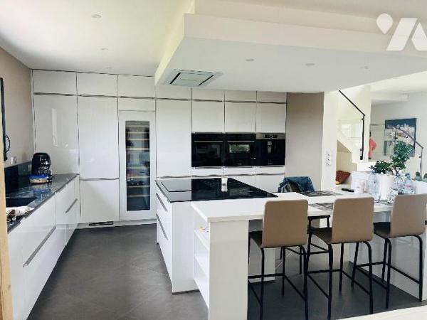 Biéville-Beuville, dans un secteur résidentiel - une maison construite en 2025, comprenant au r...