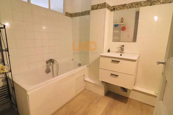 LE LUC: Maison DE Ville T5 90m2 Centre Ville