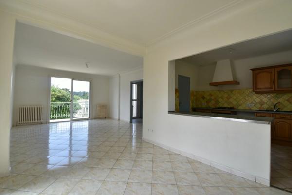 Appartement à louer 4 pièces CASSENEUIL (47) avec jardin, balcon, belle vue dégagée