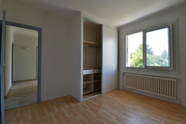 Appartement à louer 4 pièces CASSENEUIL (47) avec jardin, balcon, belle vue dégagée