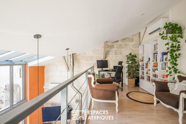 Esprit loft en coeur de ville : lieu de vie climatisé avec terrasse et garage