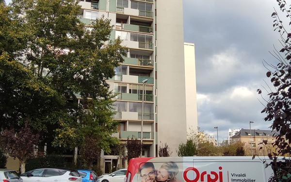 Appartement à vendre    4 pièces • 107,63 m2 Tarbes