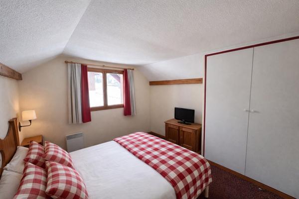 Duplex 8 couchages pied de piste Serre-Chevalier expo sud-ouest.