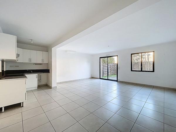 A VENDRE au Pont de cé à la limite d'Angers Maison 3 chambres avec garage et jardin !