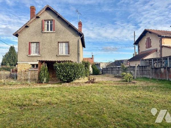 A SALBRIS (41), située dans un secteur recherché et proche de toutes les commodités, cette mais...