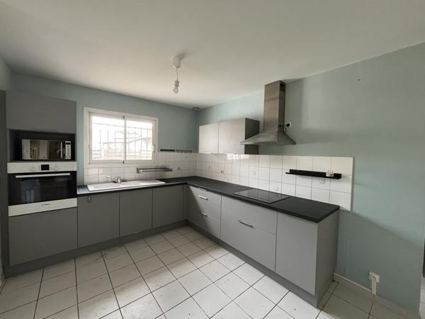 Maison à louer 1 250 € CC Léognan 4 p 107 m² DPE D