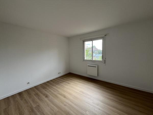 Maison à louer 1 250 € CC Léognan 4 p 107 m² DPE D
