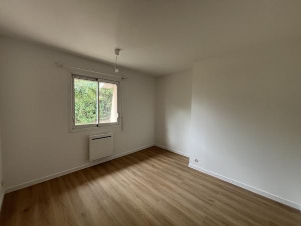 Maison à louer 1 250 € CC Léognan 4 p 107 m² DPE D