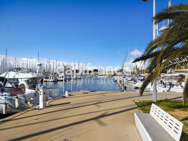 GARD (30) LE GRAU-DU-ROI (30240) à vendre fonds de commerce restaurant bar licence 4 en emplacement N°1.