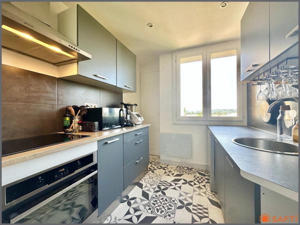 Appartement T4 au 3ème étage avec balcon et cave