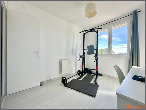 Appartement T4 au 3ème étage avec balcon et cave