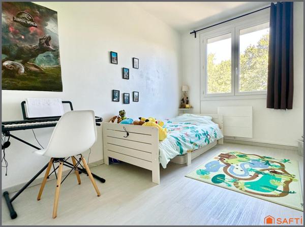 Appartement T4 au 3ème étage avec balcon et cave