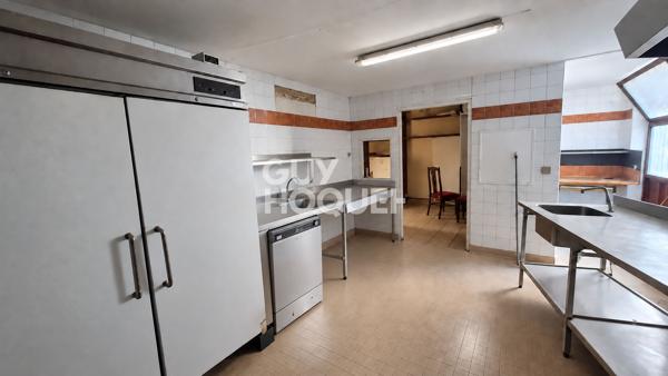 Murs commerciaux de 141 m² sur quai