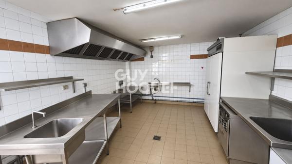 Murs commerciaux de 141 m² sur quai
