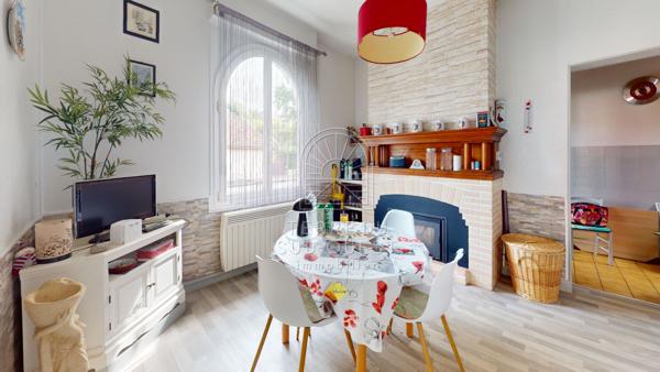 Maison 8 pièce(s) 3 chambre(s) 147 m²