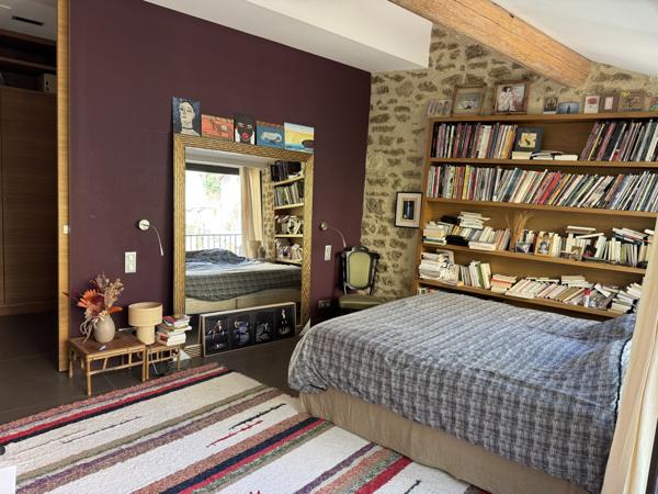 Pujaut (30131) Maison de village avec bassin