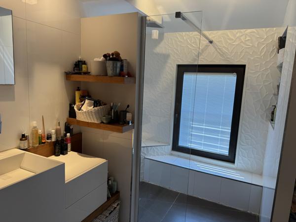 Pujaut (30131) Maison de village avec bassin