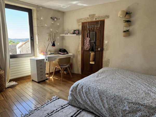 Pujaut (30131) Maison de village avec bassin