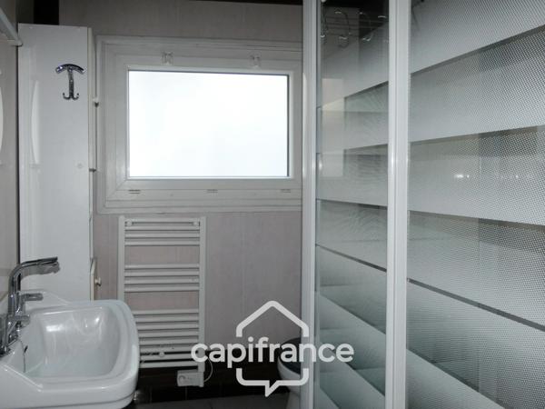 Maison à louer 5 pièces SAINT GENIES DE COMOLAS (30)