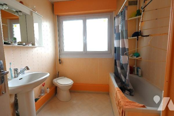 Charmante maison individuelle - 3 chambres - garage - terrain de 887m²