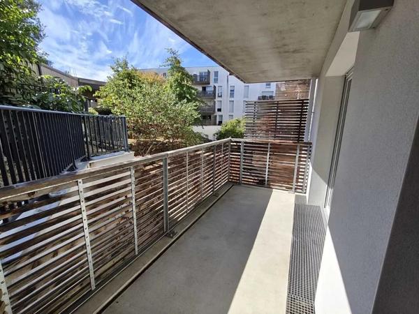 Vente                                                      Appartement
                        
                     3 pièces                      66 m2                     à Vertou
