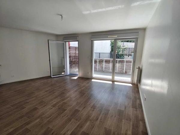 Vente                                                      Appartement
                        
                     3 pièces                      66 m2                     à Vertou
