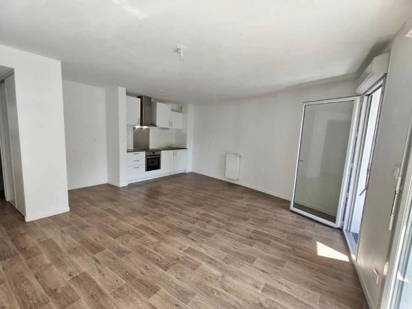 Vente                                                      Appartement
                        
                     3 pièces                      66 m2                     à Vertou