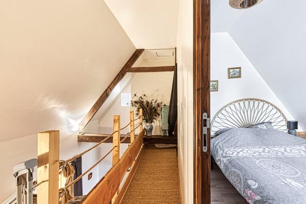 Maison d'habitation avec piscine chauffée et gîtes de charme à Saint Ouen des Toits (15 min de Laval)
