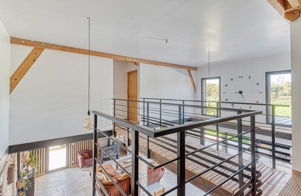 Maison d'habitation avec piscine chauffée et gîtes de charme à Saint Ouen des Toits (15 min de Laval)