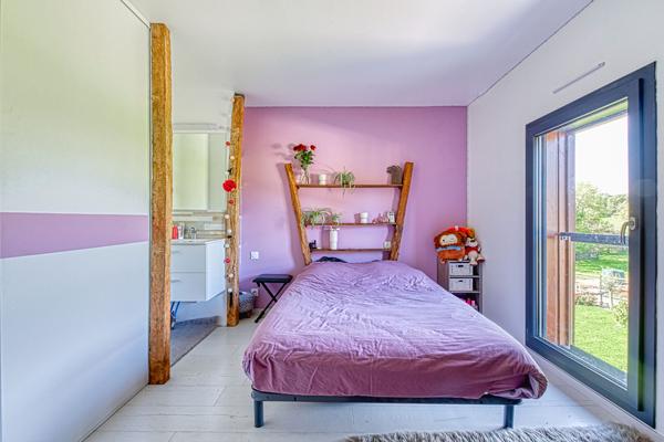 Maison d'habitation avec piscine chauffée et gîtes de charme à Saint Ouen des Toits (15 min de Laval)
