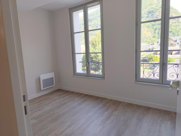 Bagnères-de-Luchon (31110) Appartement T4, 94,5 m² centre de Bagnères de Luchon