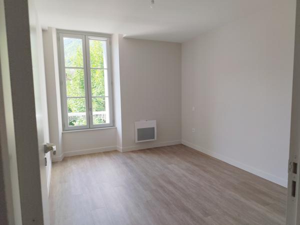 Bagnères-de-Luchon (31110) Appartement T4, 94,5 m² centre de Bagnères de Luchon