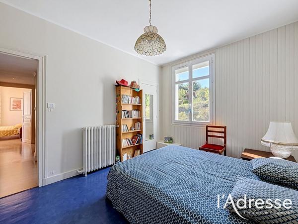 Maison de charme des années 1930 avec vue exceptionnelle sur la vallée du Cher