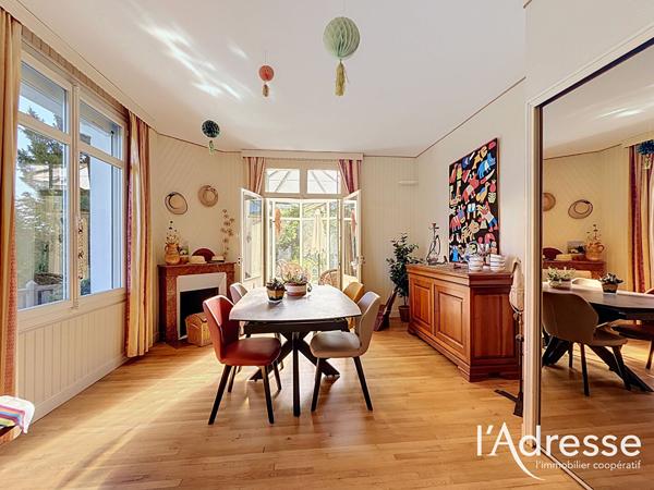 Maison de charme des années 1930 avec vue exceptionnelle sur la vallée du Cher