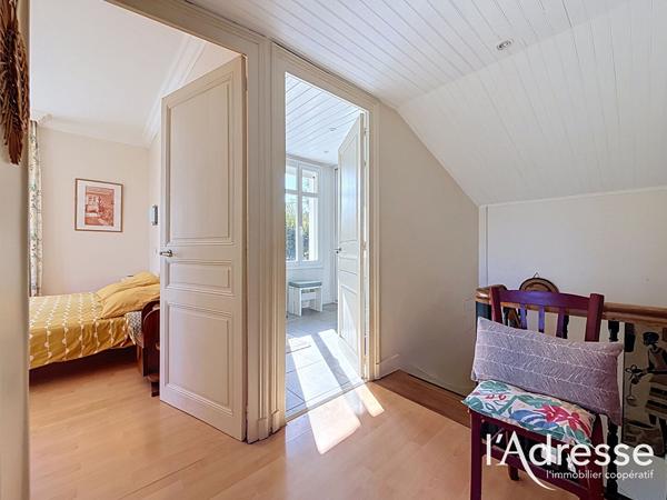 Maison de charme des années 1930 avec vue exceptionnelle sur la vallée du Cher