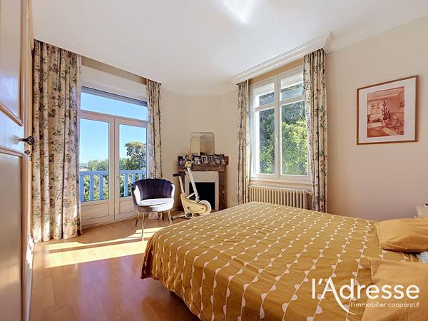Maison de charme des années 1930 avec vue exceptionnelle sur la vallée du Cher