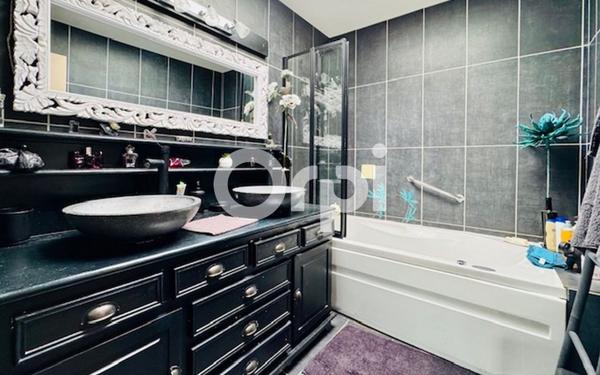 Maison à vendre    6 pièces • 128,70 m2 Jard-sur-Mer