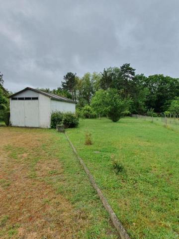 Maison individuelle 6 piéces, s/sol, garage et terrain 2660 m2