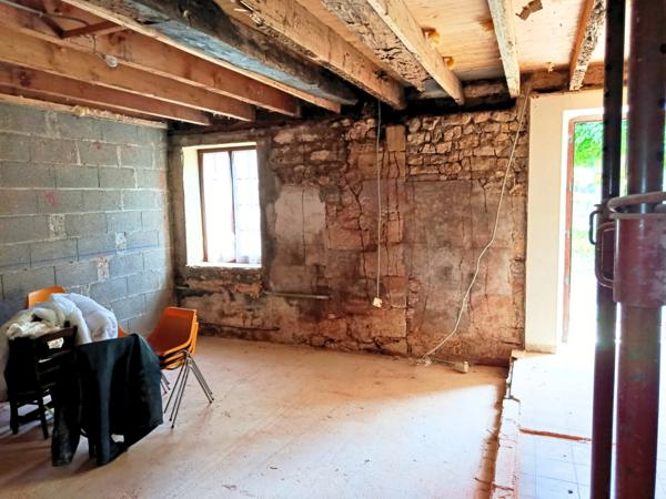 Maison en pierre à vendre 4 pièces LALINDE (24)