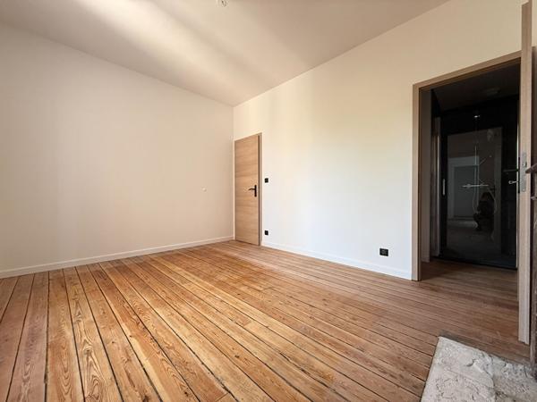 Maison avec extérieur et garage proche centre ville